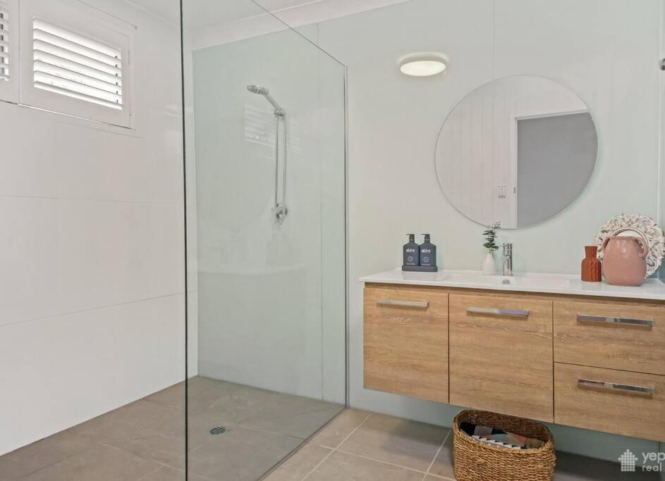 RELAX @48 CLOSE TO BEACH sleeps 7 - Housity