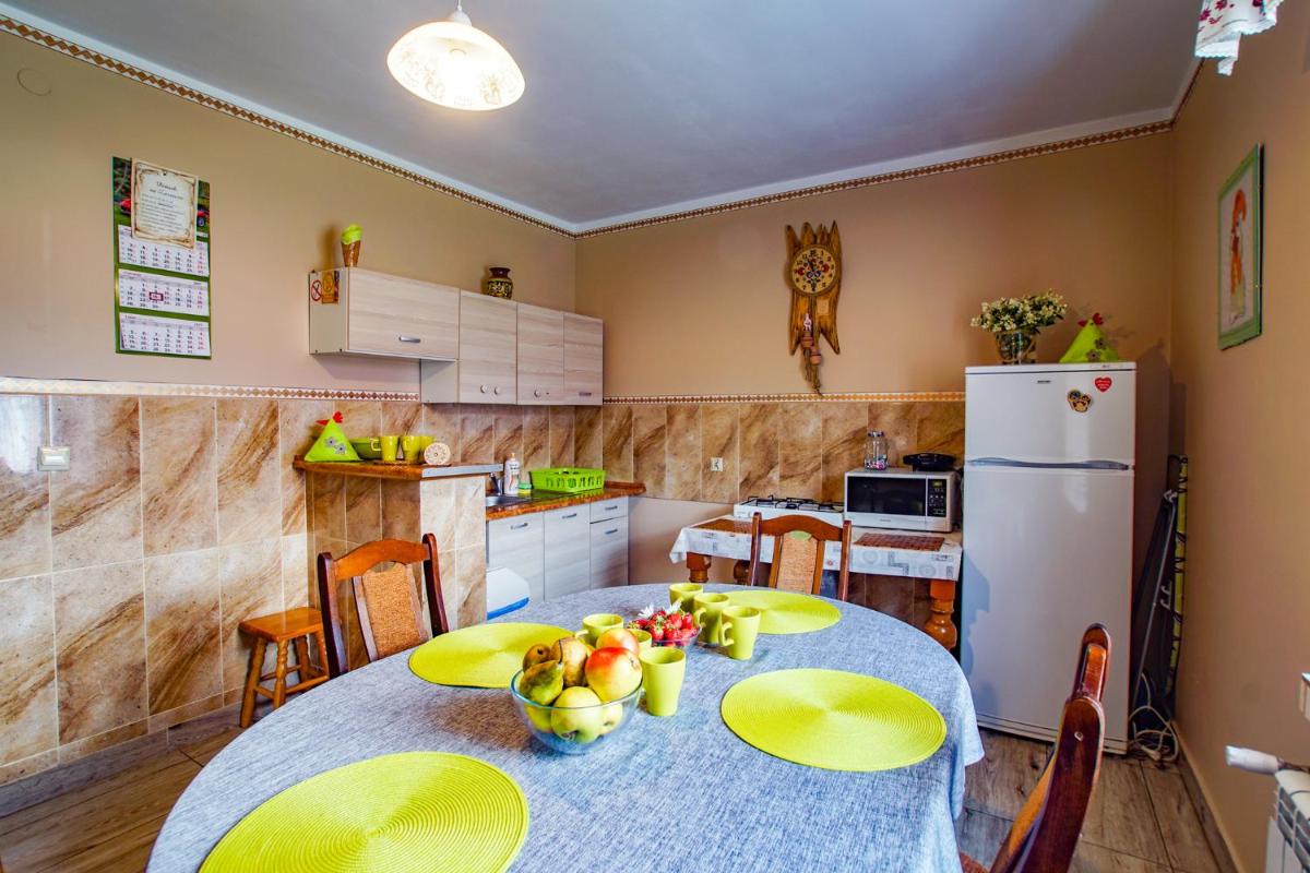 DOMEK NA ZARZECZU - Housity