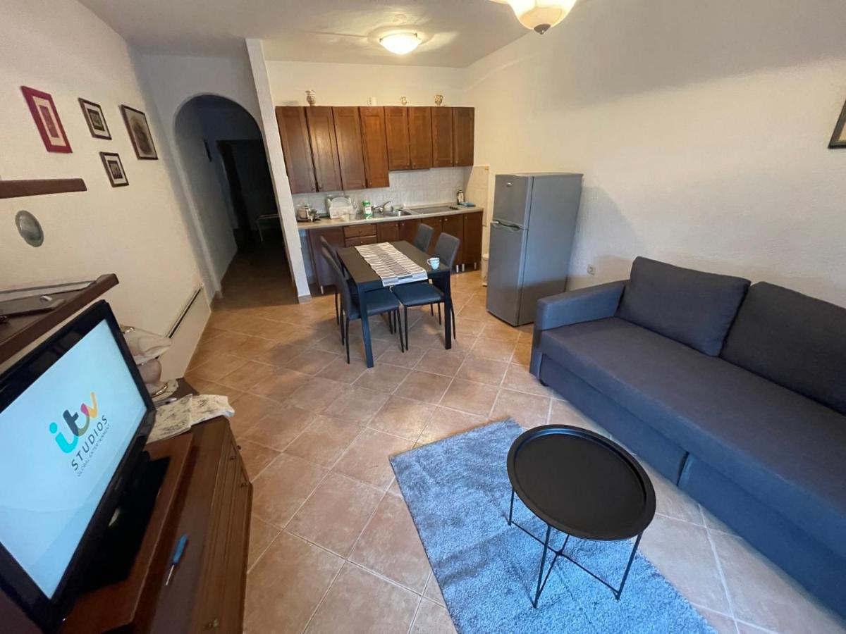 Apartment One - Housity