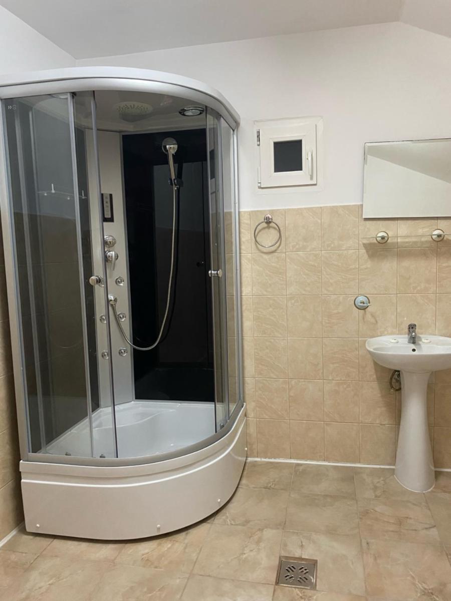 Pensiunea Viena - Housity