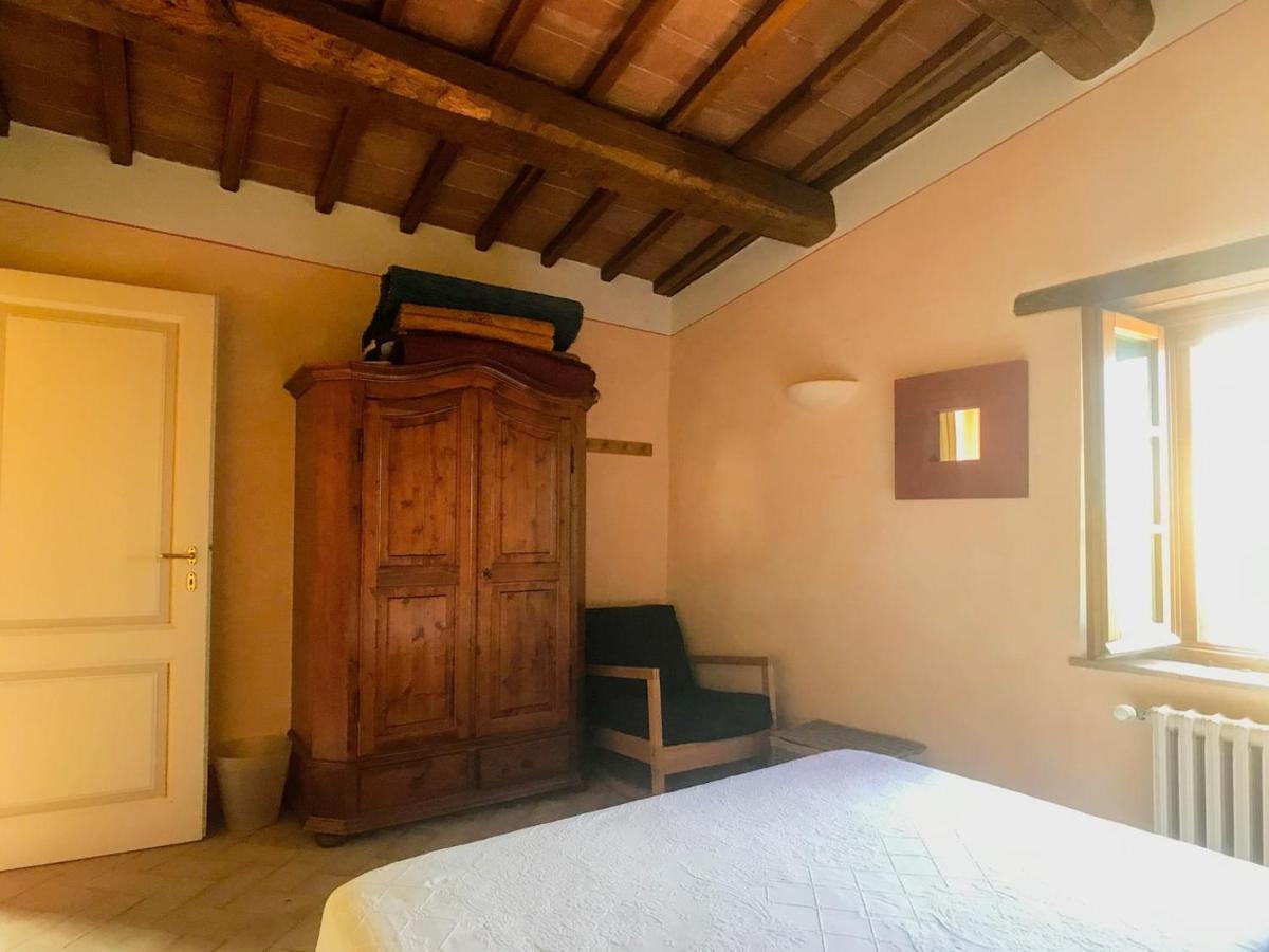 La Terrazza, elegant Tuscan stone house with garden and terrace in Cetona - Housity
