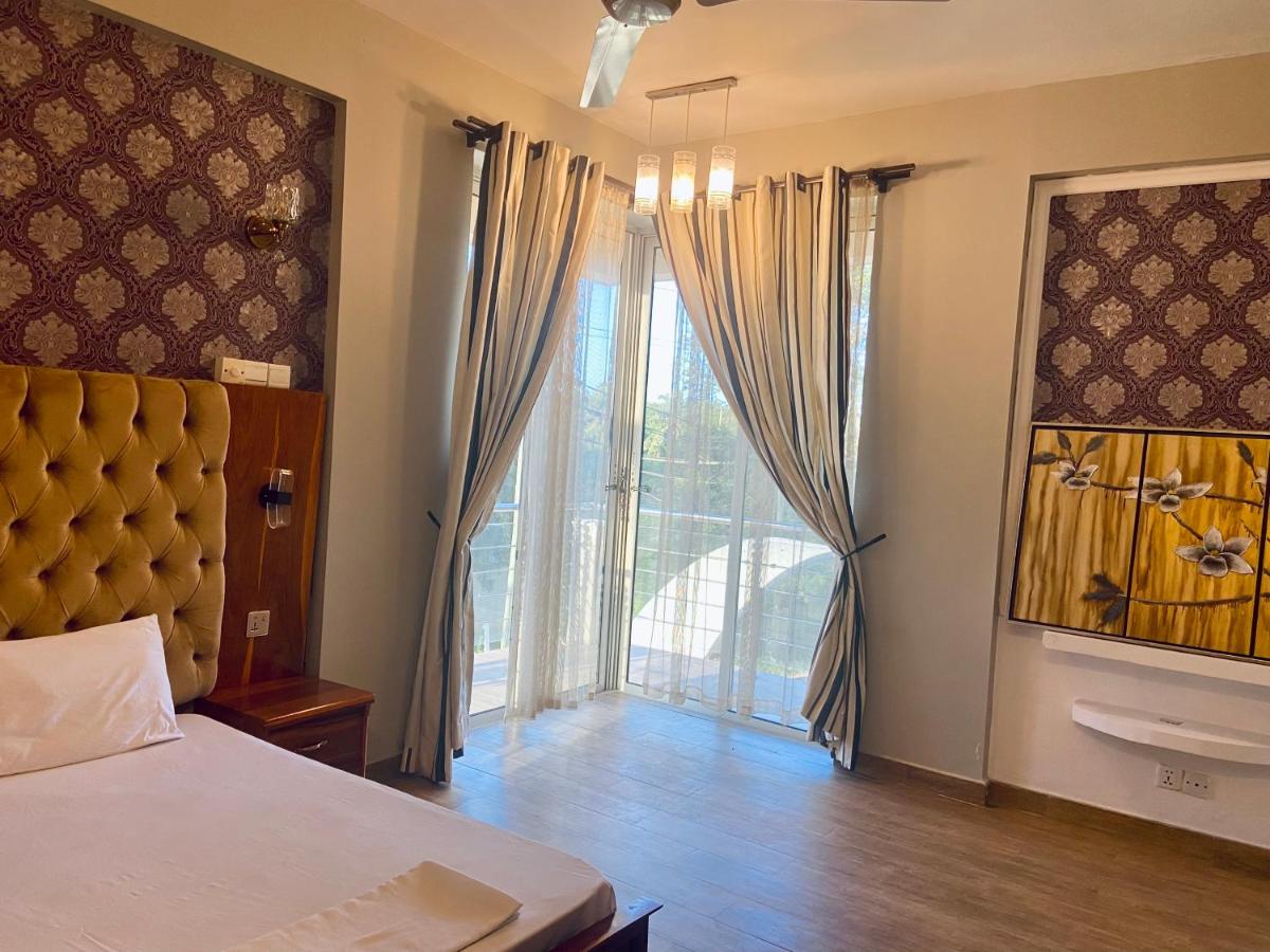 ROJO’s FULLY-FURNISHED 3-BEDROOM CONDO - Housity