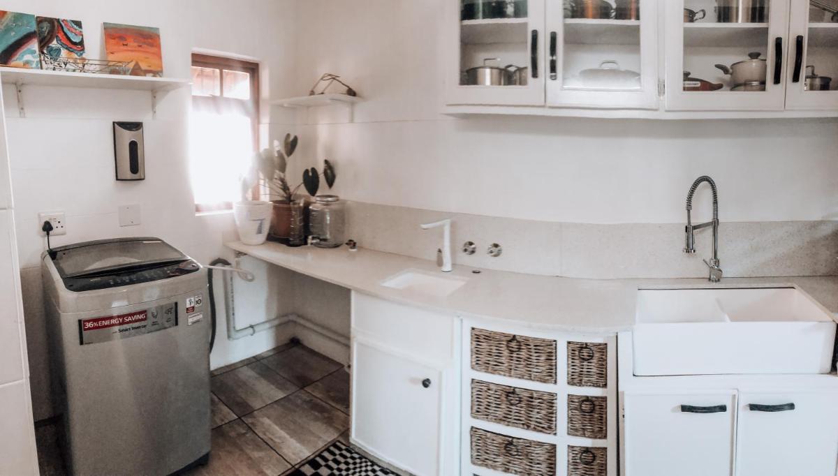 Gold Pot Stay a 5 bedroom House - Housity