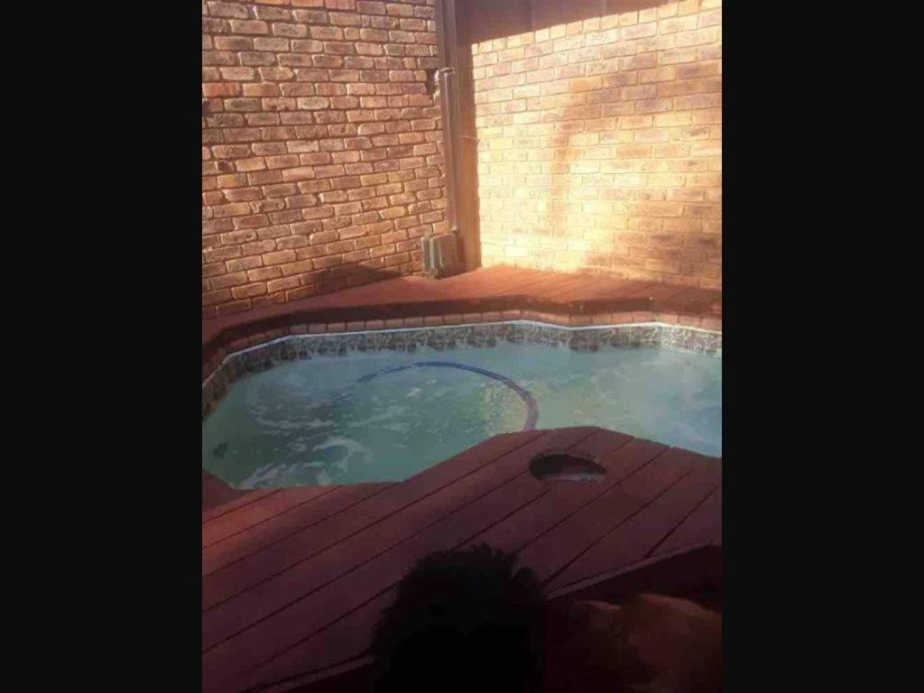 Gold Pot Stay a 5 bedroom House - Housity