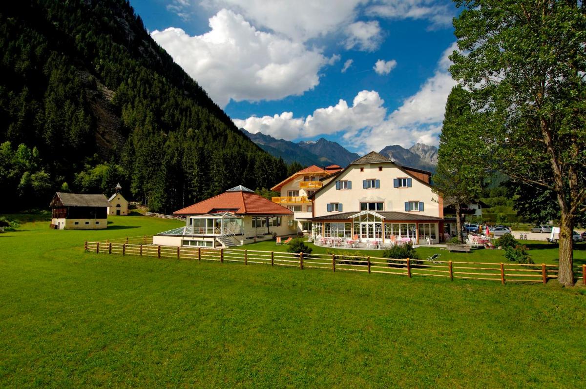 Hotel Bad Salomonsbrunn - Housity