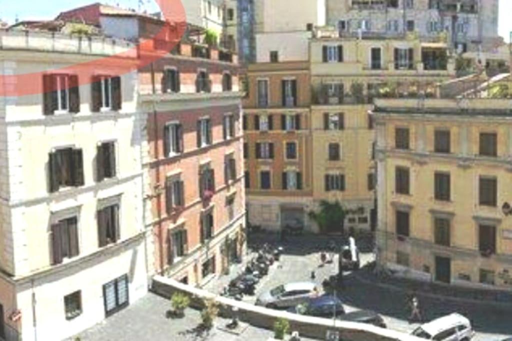 Casina Monti Penthouse Terrazza w Stunning Views - Housity