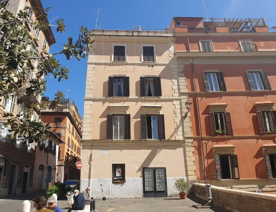 Casina Monti Penthouse Terrazza w Stunning Views - Housity
