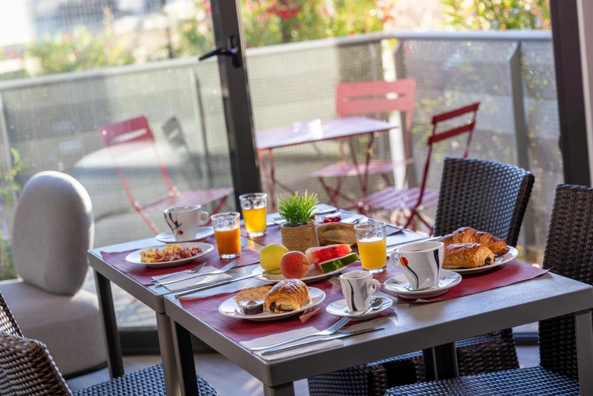 Nourriture dans l'hôtel ou à proximité
