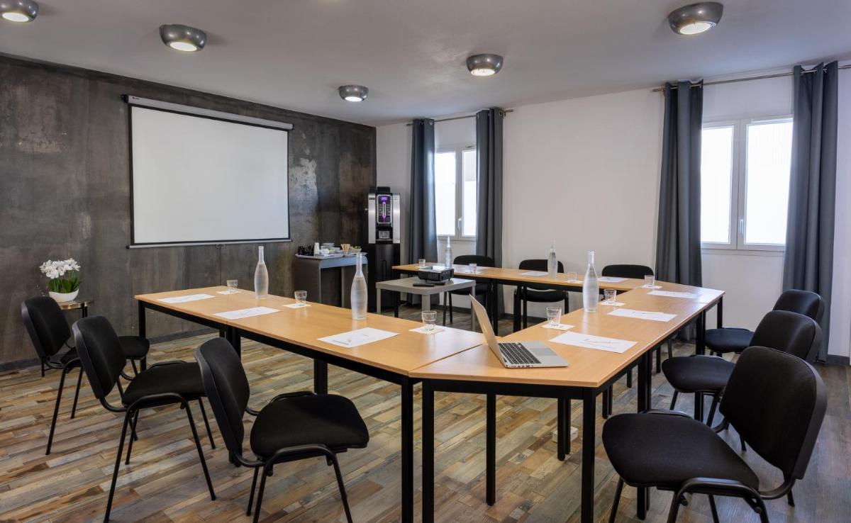 Espace de conférence ou salle de réunion dans l'établissement The Originals City, Hôtel Les Dômes, Perpignan Sud Saleilles