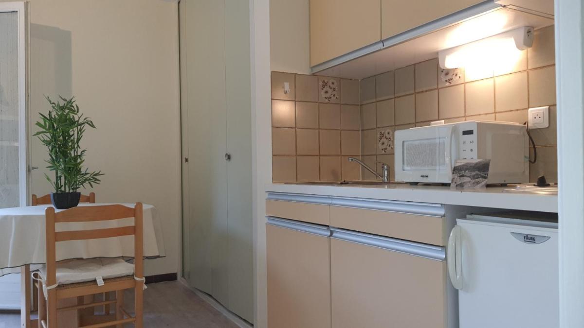 Room in Studio - Amelie les Bains studio spa treatment - Housity