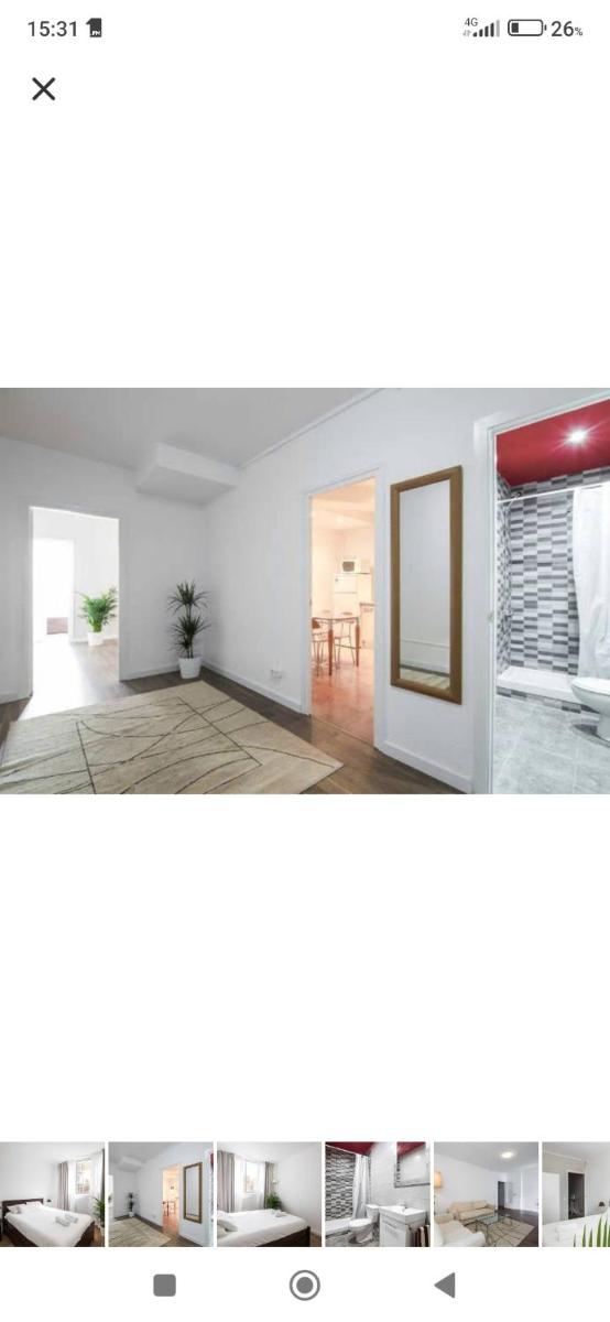 Sagrada Familia Sunny Room - Housity