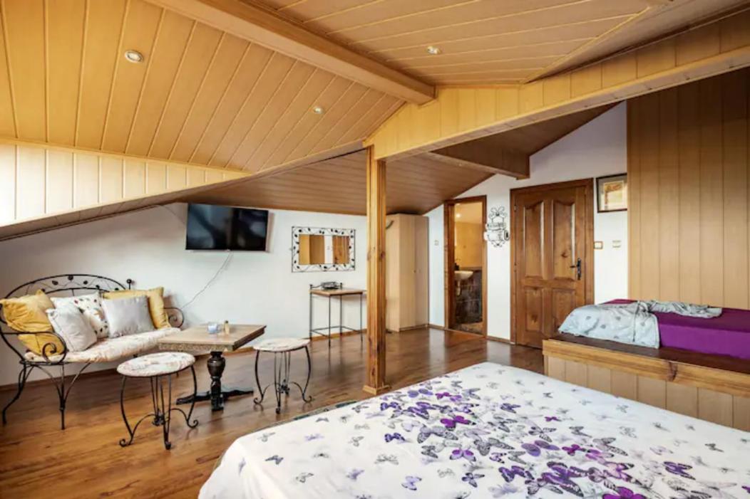 Guest House Geranium Arbanasi - Housity