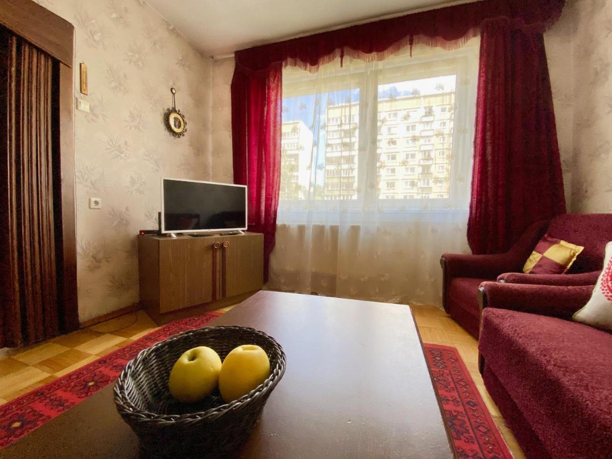 Spacious 3-Room Apartment & Parking - Housity