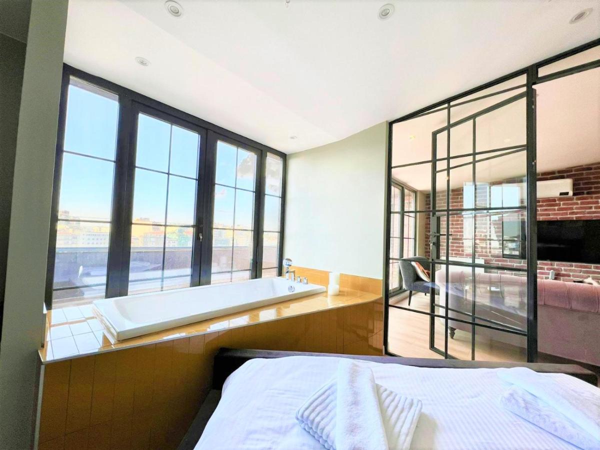 WONDER HOMES - Charming Designer Rooftop Terrace with Sea View, at Taksim - Housity