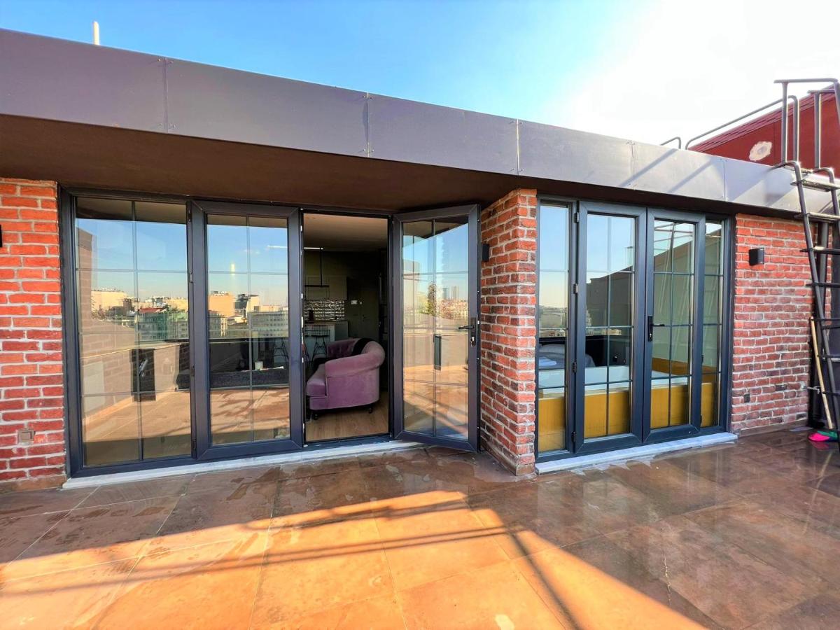 WONDER HOMES - Charming Designer Rooftop Terrace with Sea View, at Taksim - Housity