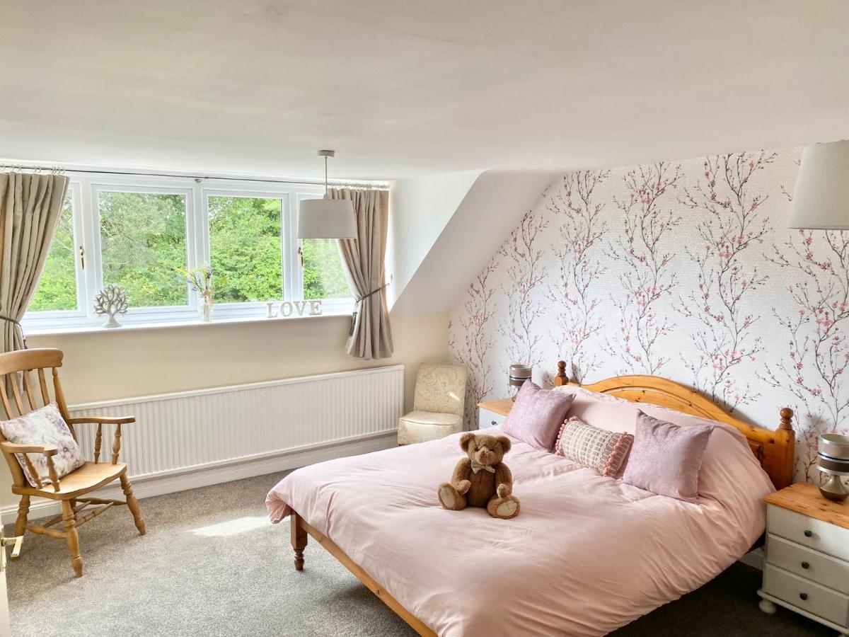 Red House Cottage - peaceful - views - walks - Housity