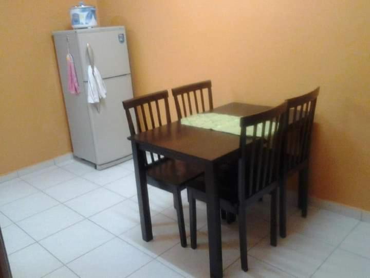 HOMESTAY CAHAYA PUTERI - Housity
