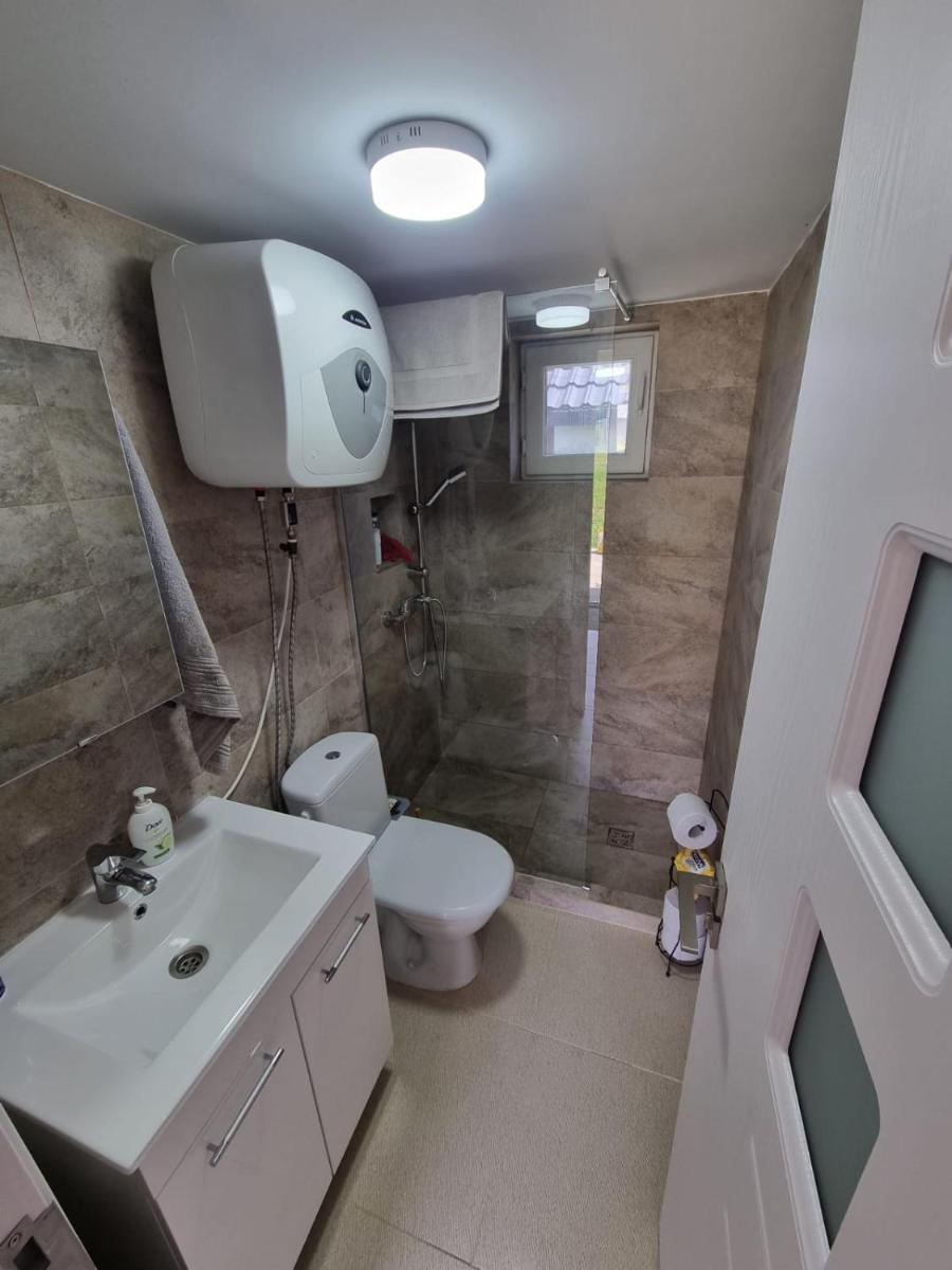 Casa primitoare in inima naturii si padurii - Housity