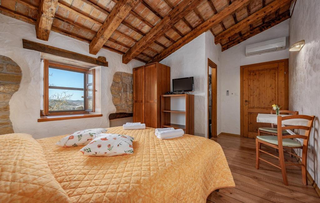 Guesthouse Gospodi - Housity