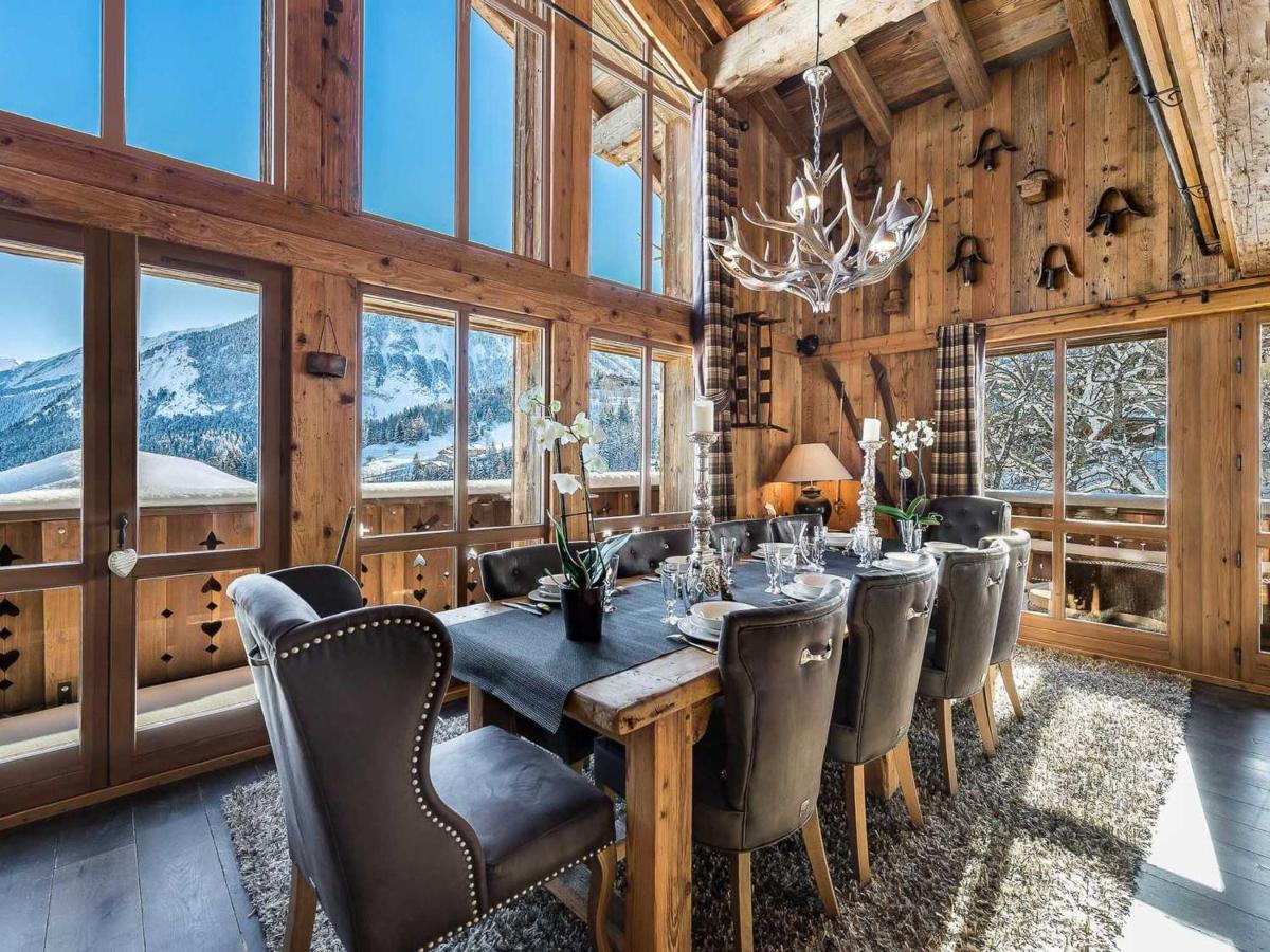 Superbe chalet avec 5 chambres, jacuzzi et services de luxe, à 300m des pistes à Courchevel Village - FR-1-562-21 - Housity