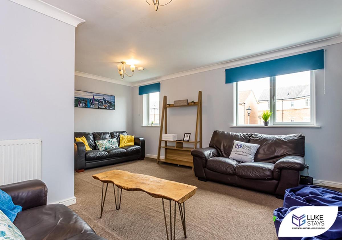 Luke Stays - Redgrave Close - Housity