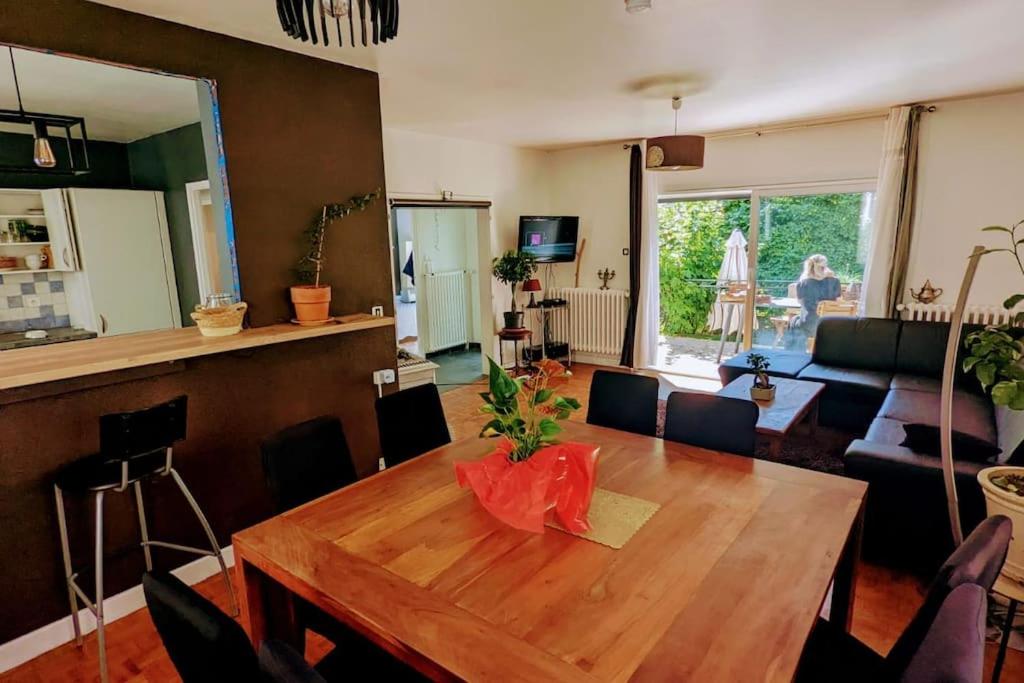 Maison chaleureuse 6, 8 personnes quartier Palente 3 chambres - Housity