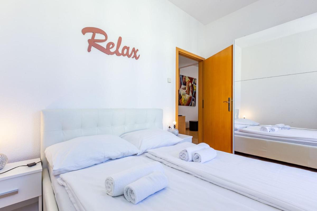 Vale apartment with balcony - Housity