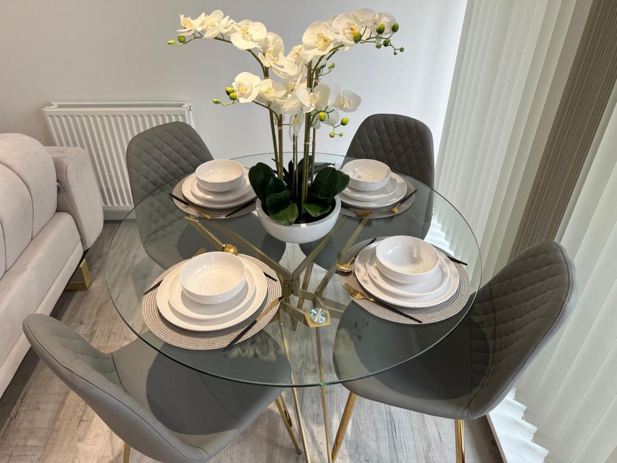 Strada Apartment - Housity