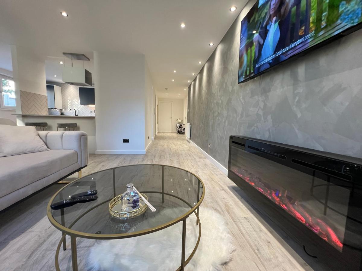 Strada Apartment - Housity