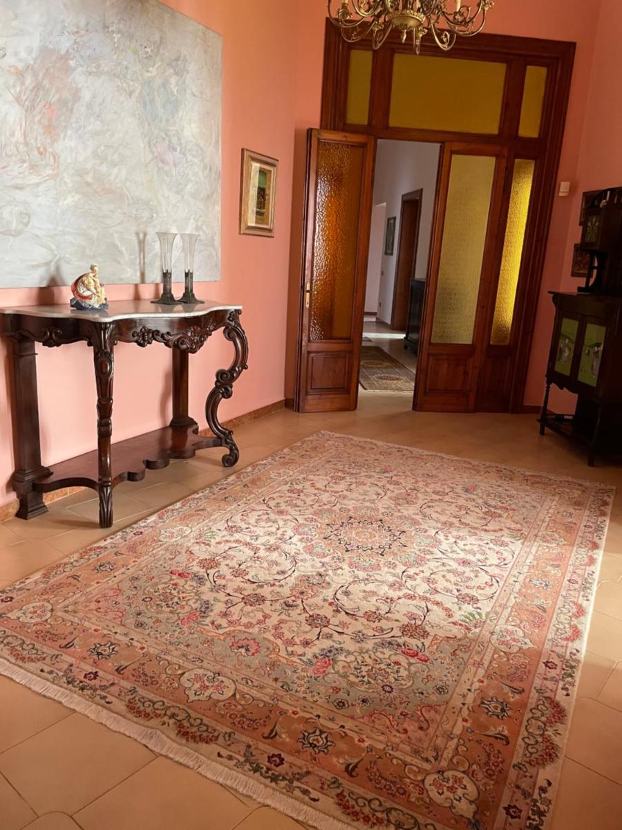 Charming apartment in a villa a few steps from the sea - Housity