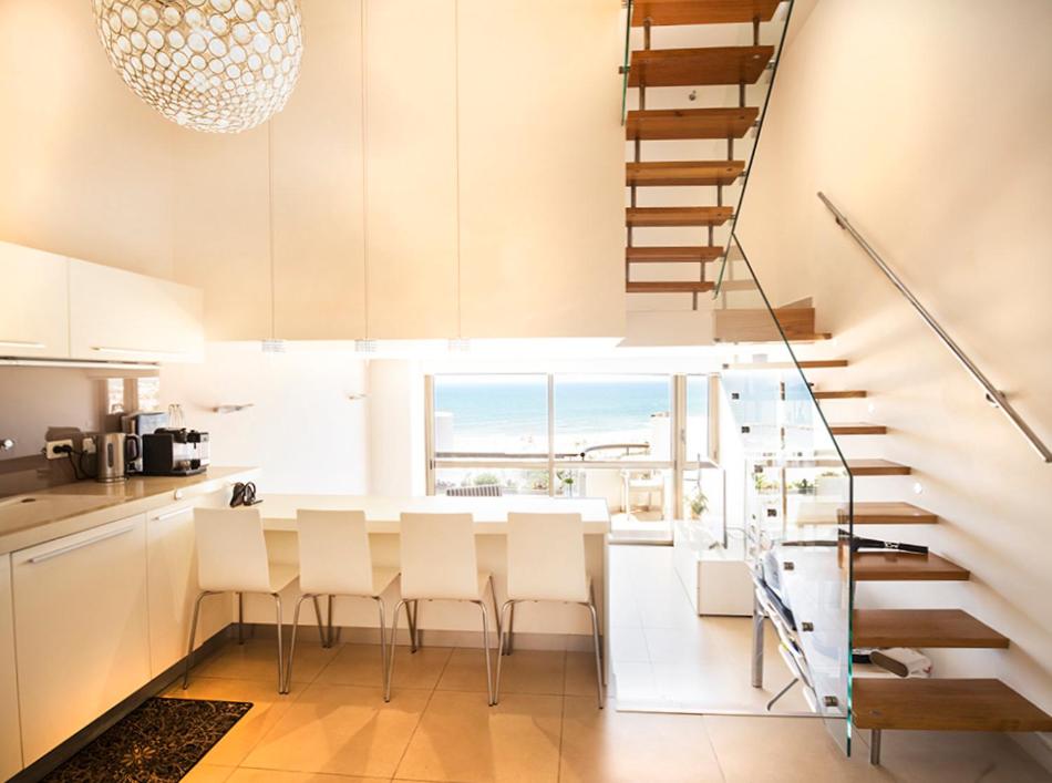 Sea front panoramic duplex roof-top - Housity