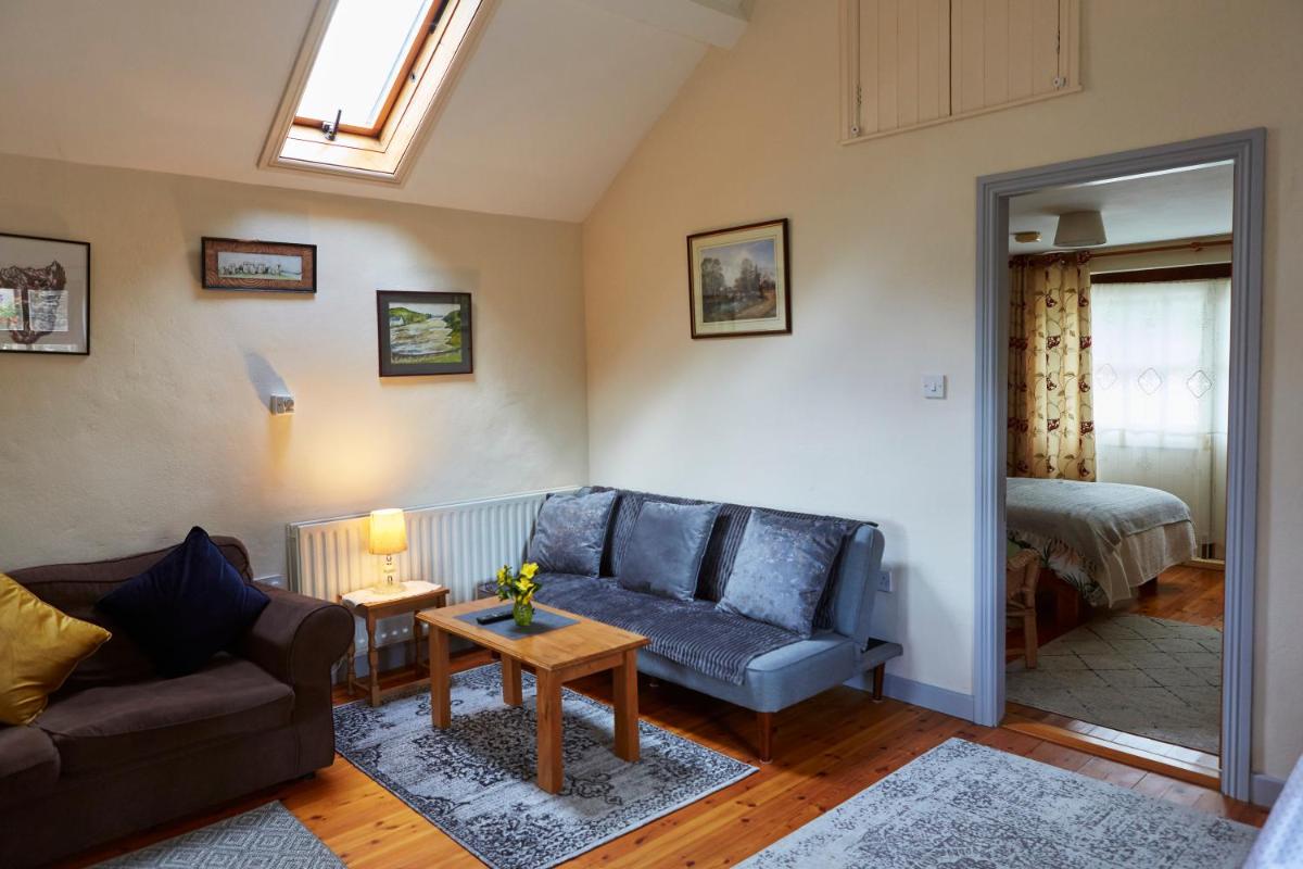 Sea view 1-Bed Cottage with private garden - Housity