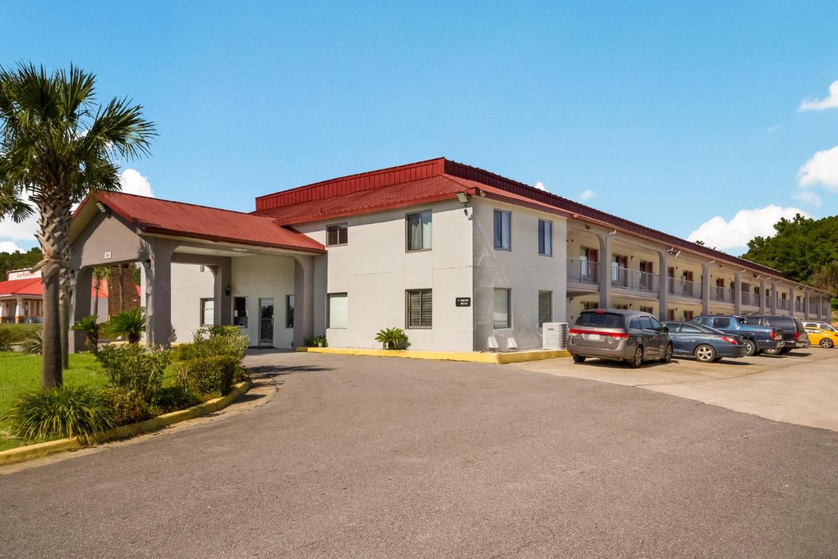 Red Roof Inn Crestview - Housity