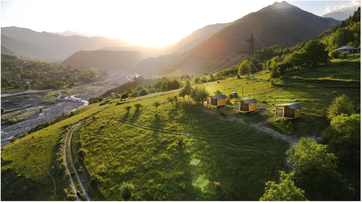 Georgian exotic cottages - Housity