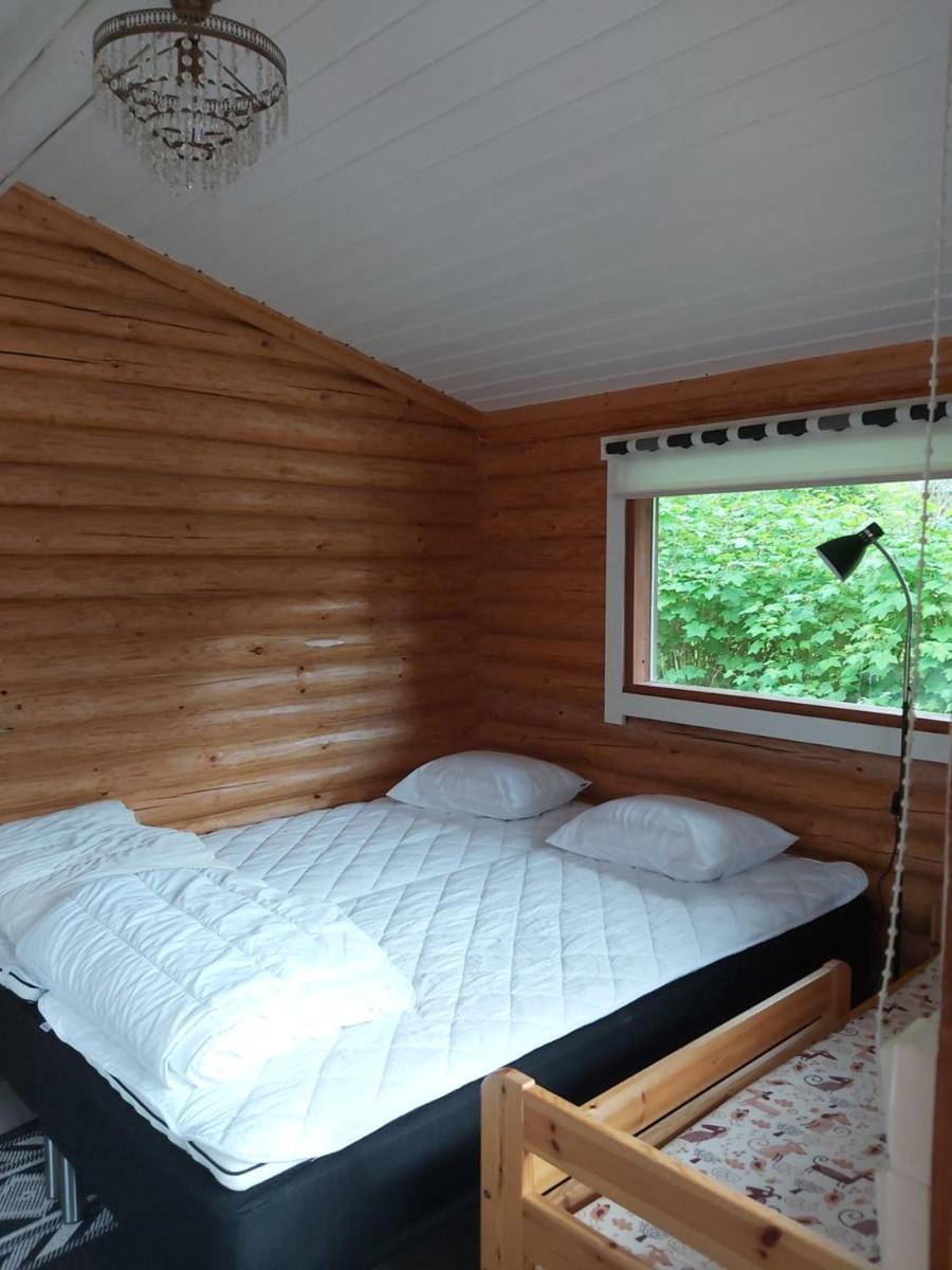 Hirsimökki ja makuuaitta - Housity