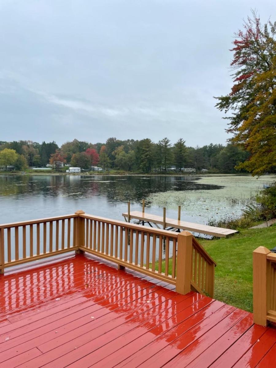 Lakeside Reflections - Housity