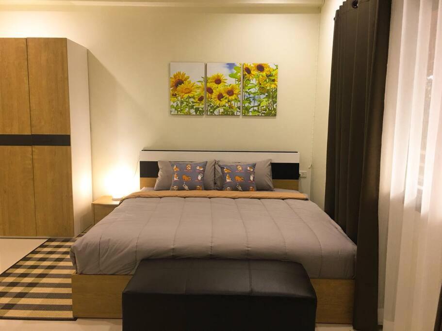 CHECK IN Eatery - Housity