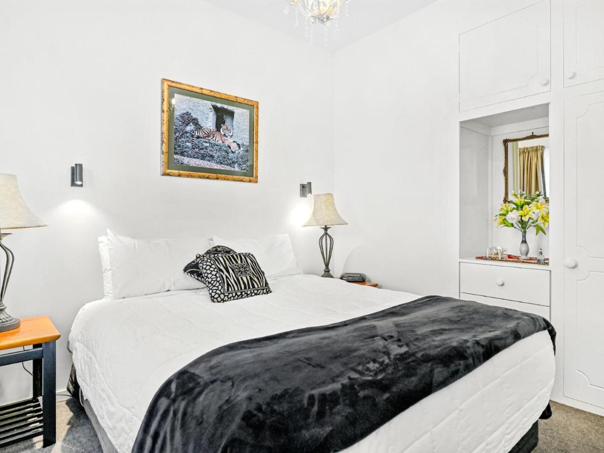La Voyageur Apartments - Housity