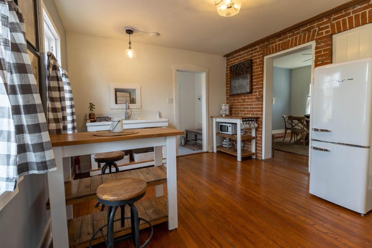 The Cottage-The Augusta Guest Collection - Housity