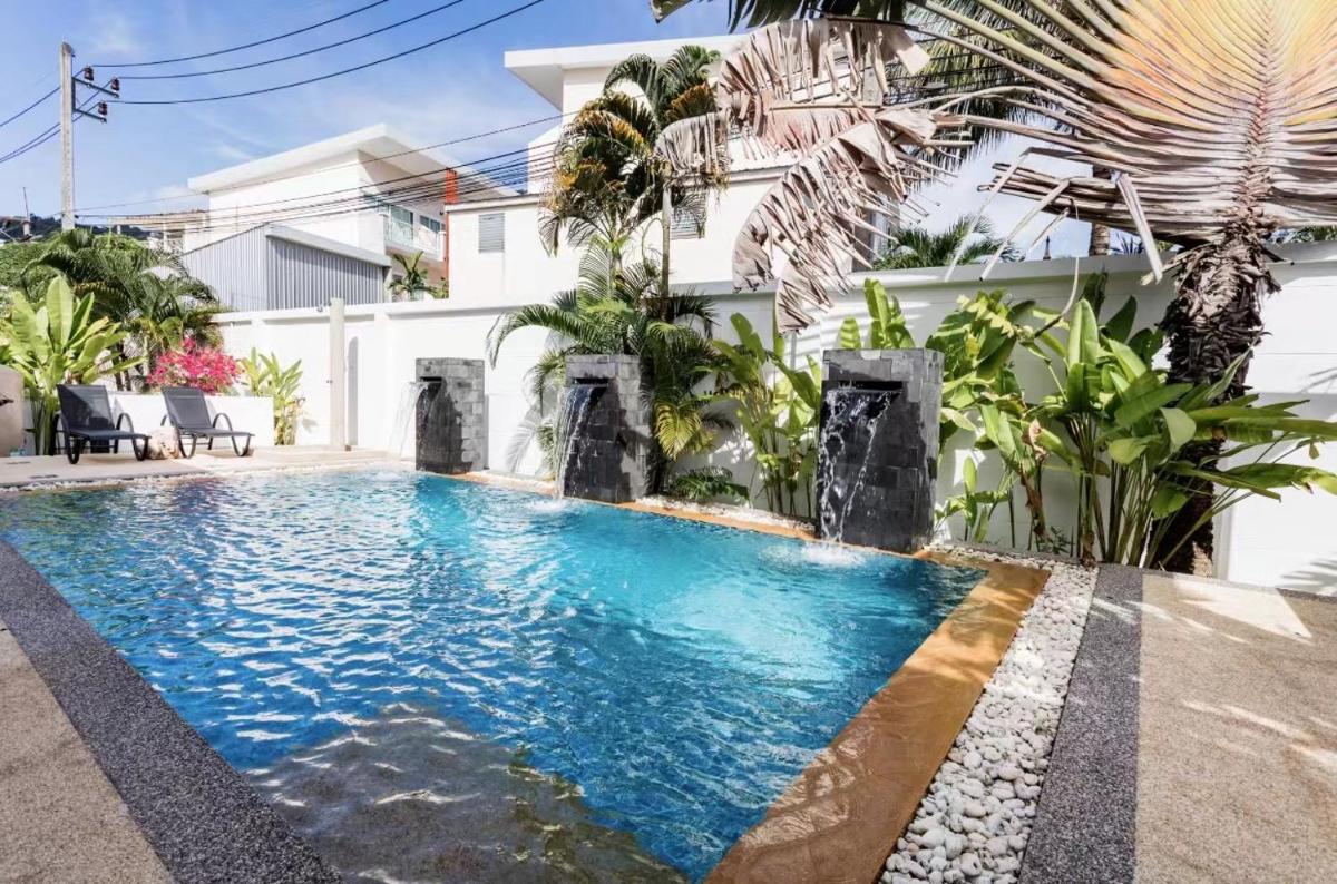 Kamala Beach Three Bedroom Pool Villa, FantaSea's Back Garden 卡马拉海滩三卧泳池别墅幻多奇的后花园 - Housity