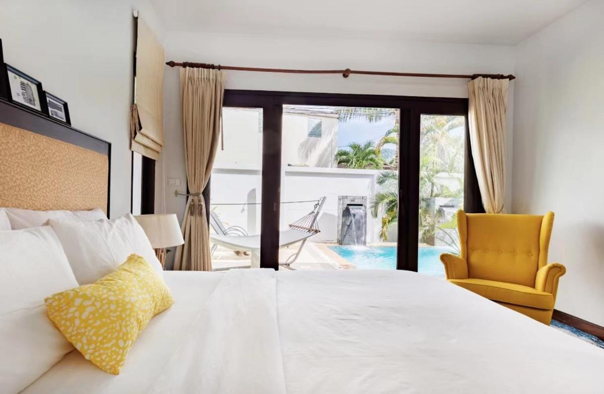 Kamala Beach Three Bedroom Pool Villa, FantaSea's Back Garden 卡马拉海滩三卧泳池别墅幻多奇的后花园 - Housity