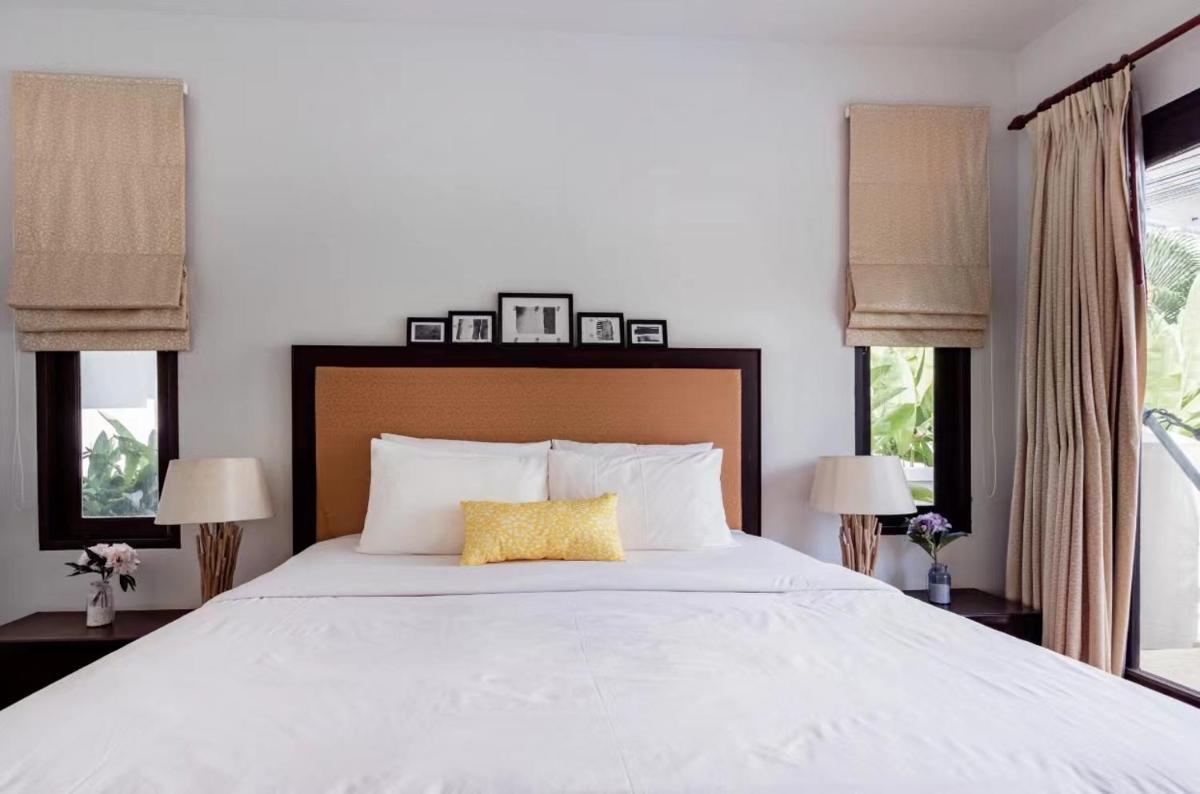 Kamala Beach Three Bedroom Pool Villa, FantaSea's Back Garden 卡马拉海滩三卧泳池别墅幻多奇的后花园 - Housity