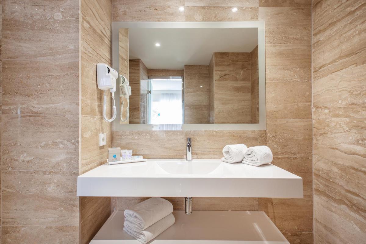 Un baño de Grupotel Los Príncipes & Spa