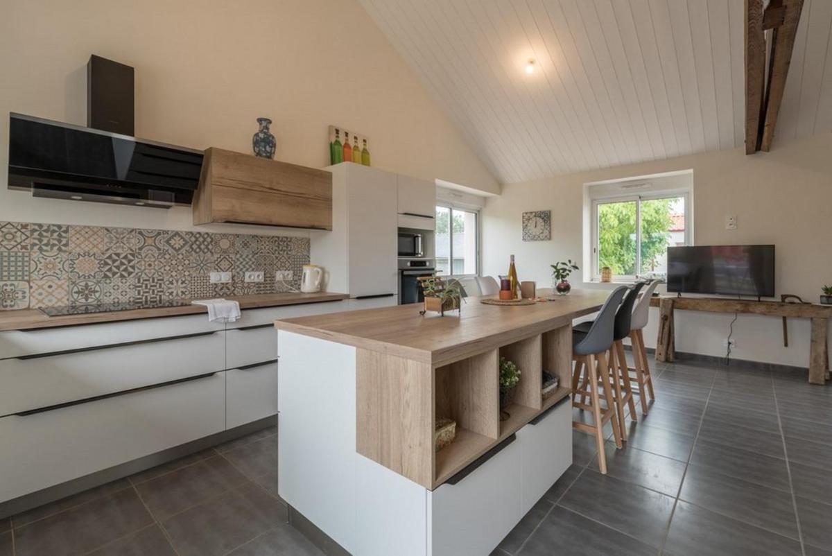 Maison moderne avec terrasse et grand jardin - Housity