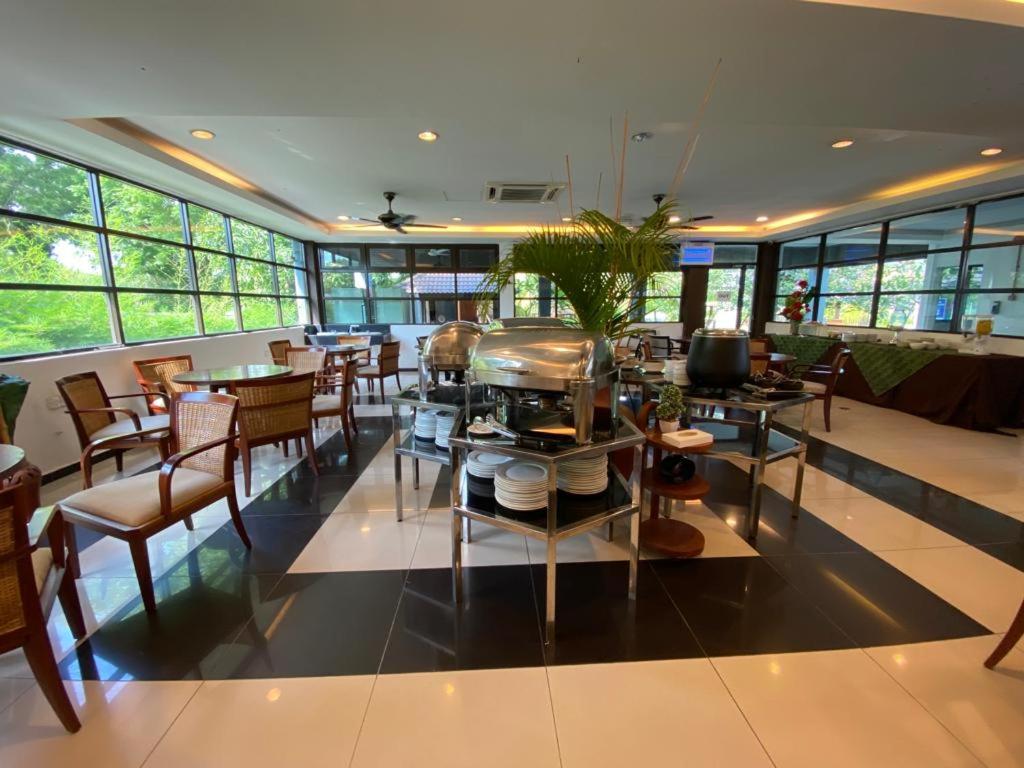 Alia Residence Business Resort - Housity