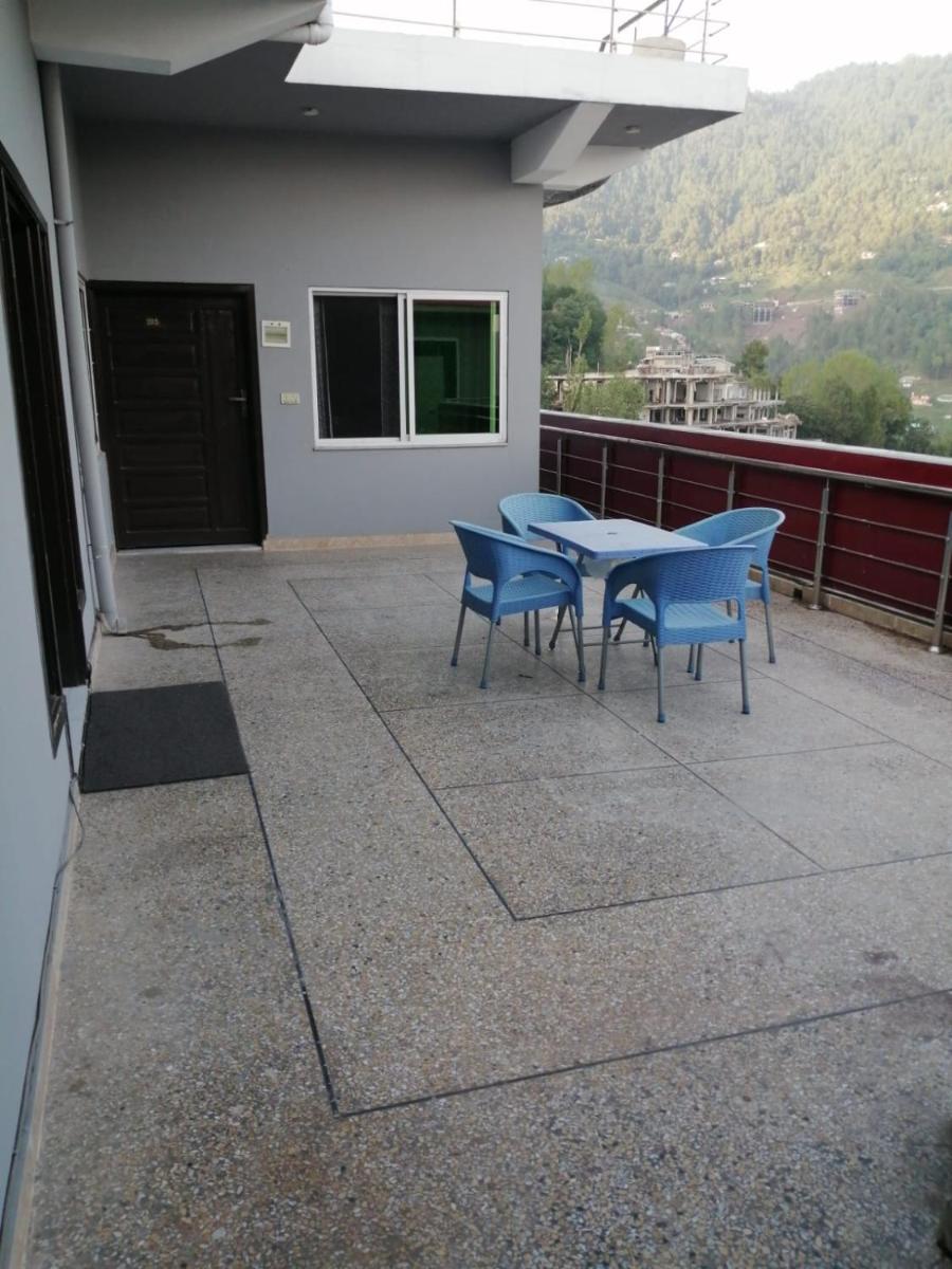 Cigar lodges & cafe - Housity