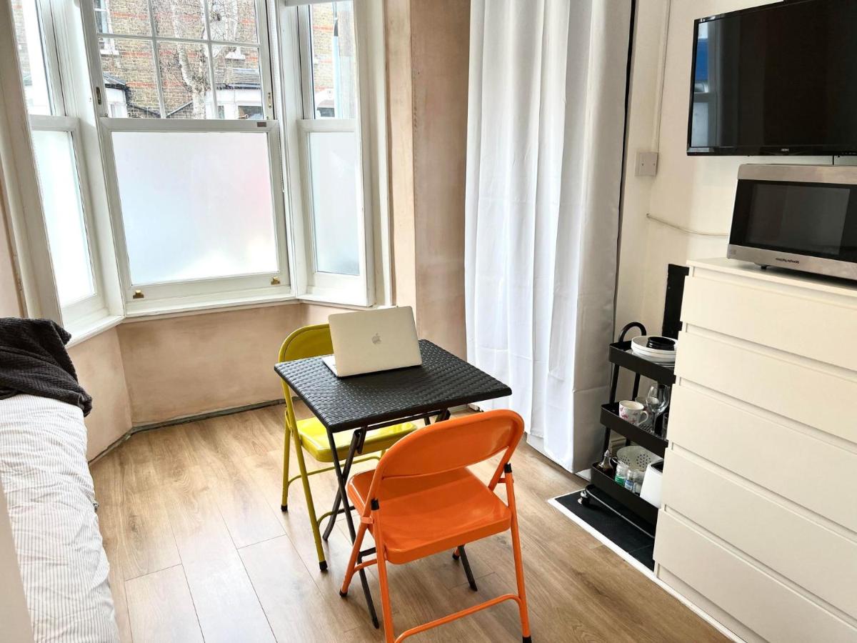 Renovated Small Self Contained Studio - Housity