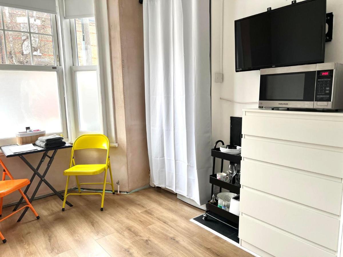 Renovated Small Self Contained Studio - Housity