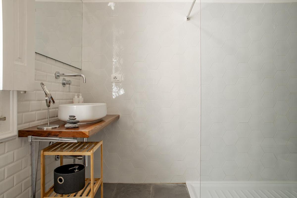 Suitetrails - Cavour Apartments by Wonderful Italy