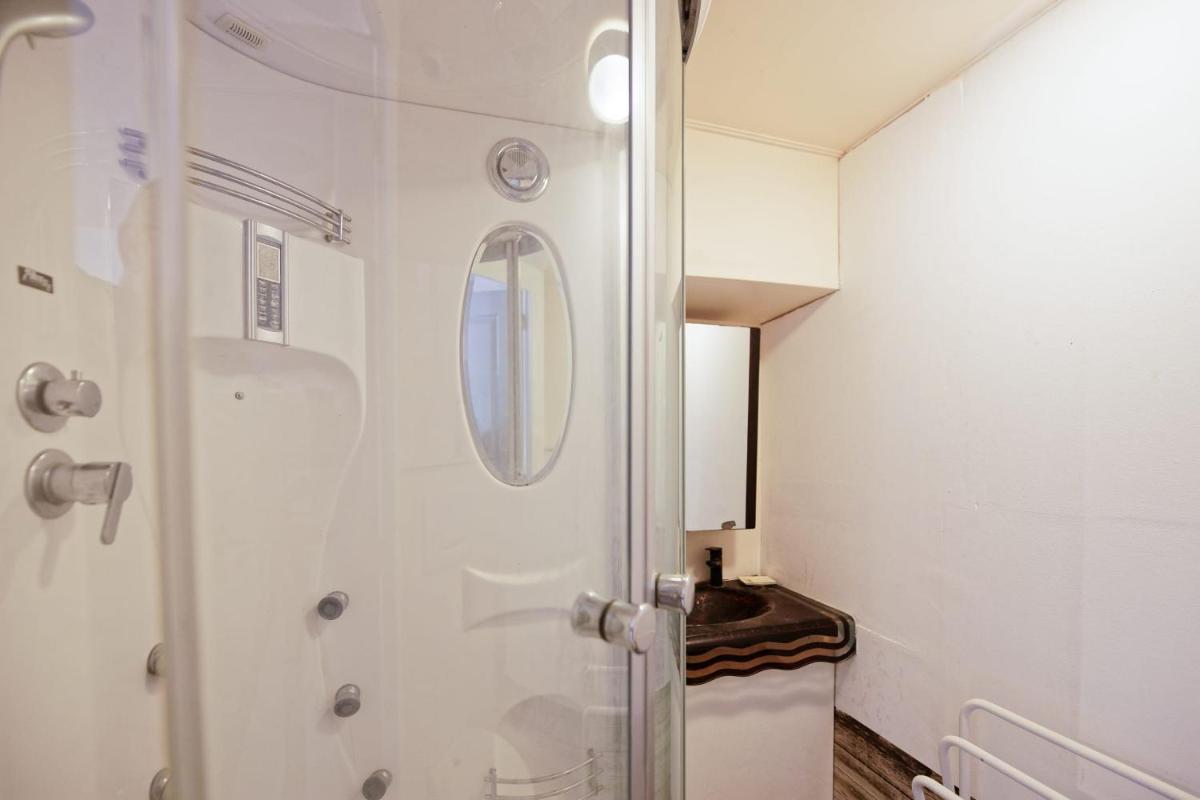 Le Doolie's Biarritz - Palawan - Housity